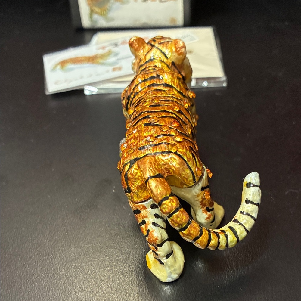 Vintage Art form release No. 226 collectible Year of the Tiger trinket box - Picture 5 of 16